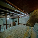 Cave Ξενοδοχείο