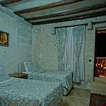 Cave Ξενοδοχείο