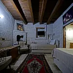 Cave Ξενοδοχείο