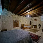 Cave Ξενοδοχείο 3*