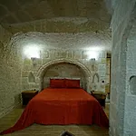 Ξενοδοχείο Cave 3*