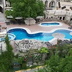 Ξενοδοχείο Cave 3*
