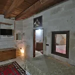 Cave 3* Γκόρεμε