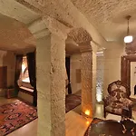 Ξενοδοχείο Cave 3*