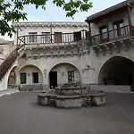 Ξενοδοχείο Cave 3*