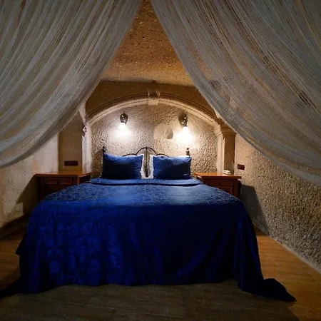Hotel Flintstones Cave