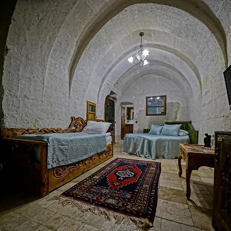 Hotel Cave 2*