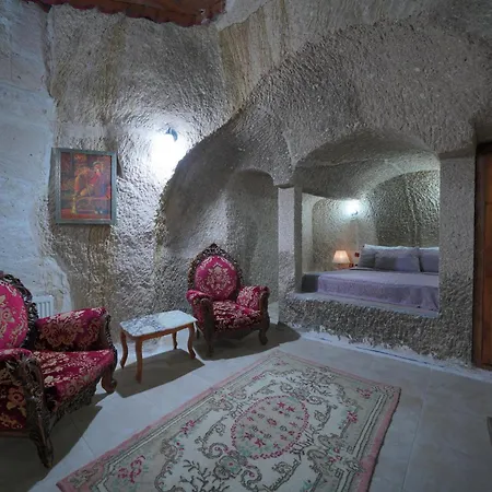 Cave Hotel 2*