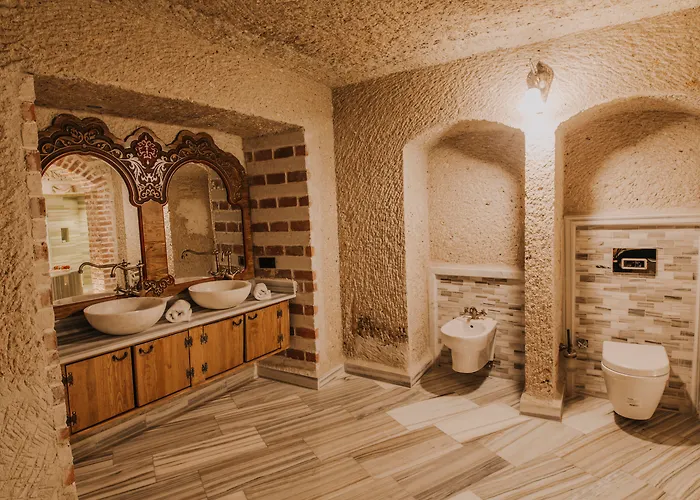 홀리데이 케이브 3*