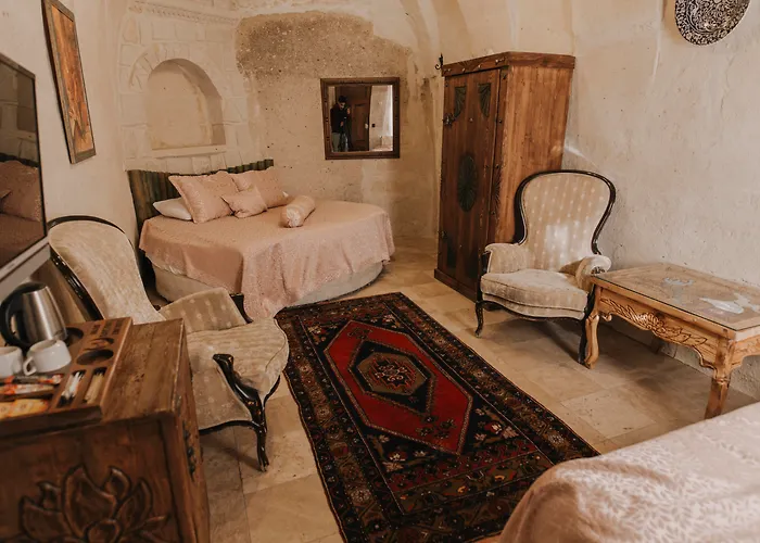 홀리데이 케이브 3*